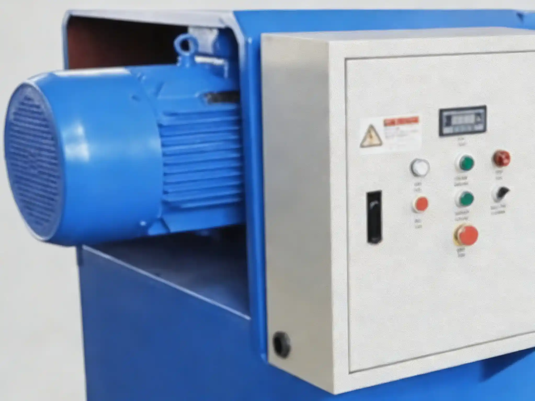 Double shaft shredder dual motor drive