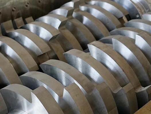 Double shaft shredder twin rotors