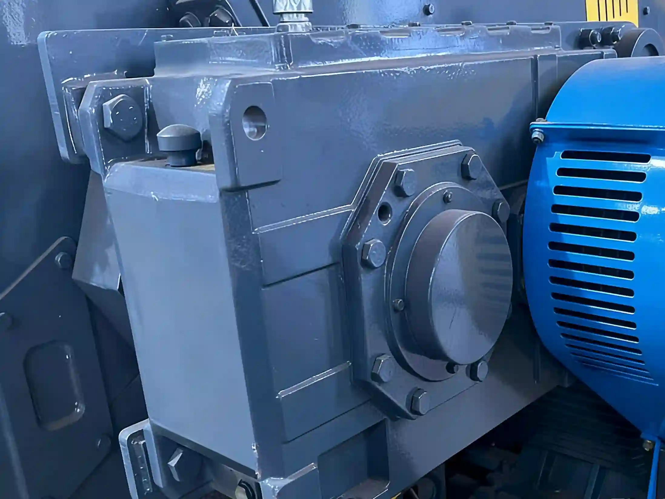 Single shaft shredder main shaft & gearbox